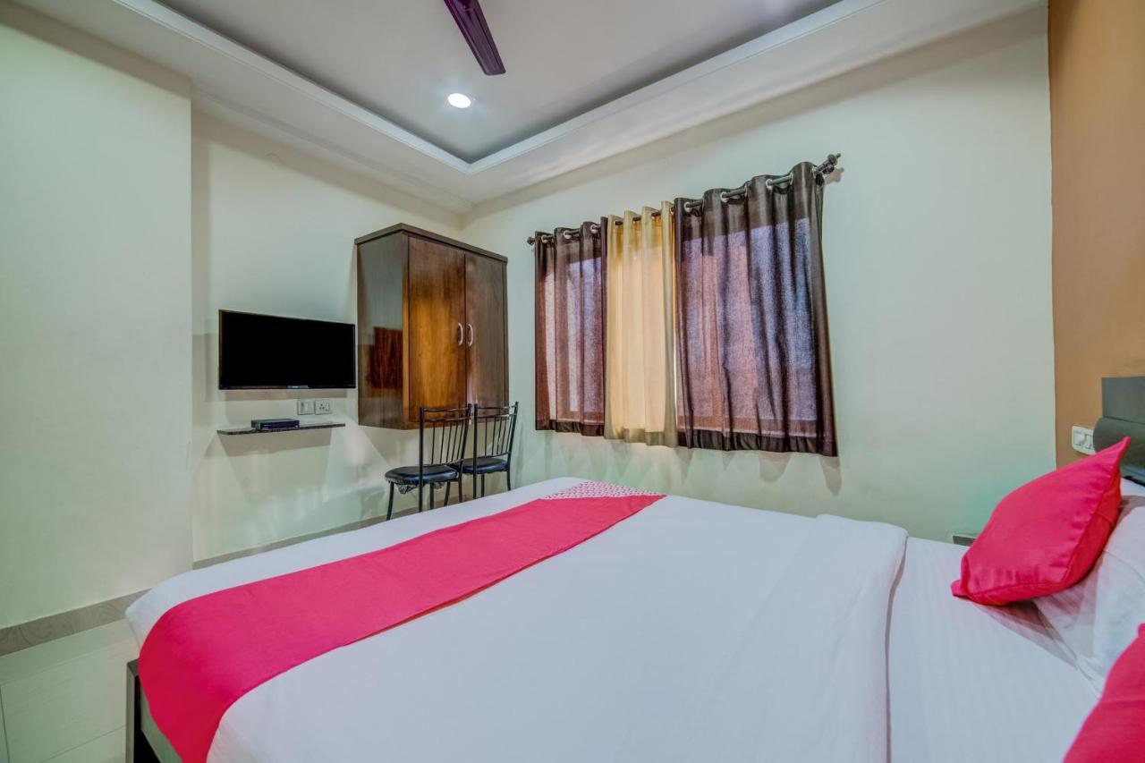 Oyo 18431 Hotel Celestee Grand Χιντεραμπάντ Εξωτερικό φωτογραφία