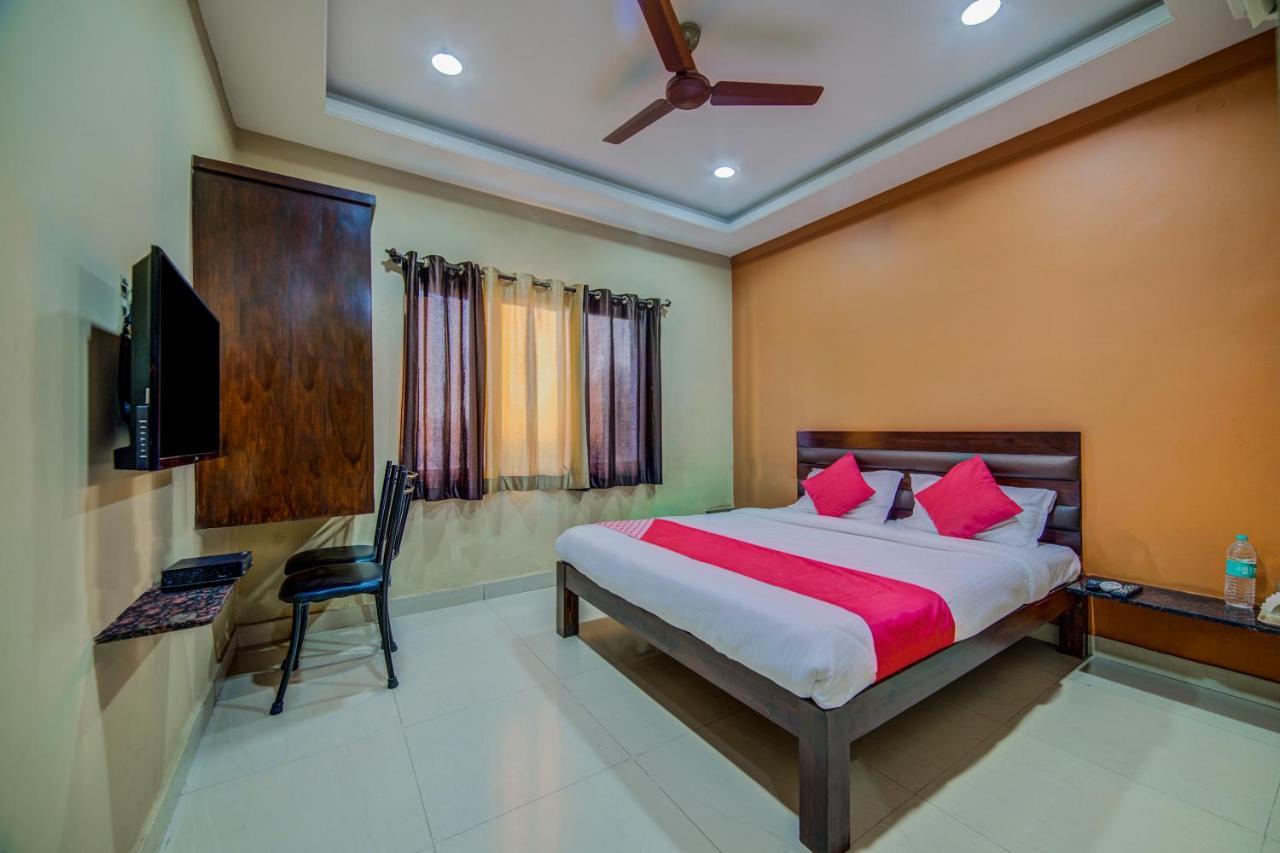 Oyo 18431 Hotel Celestee Grand Χιντεραμπάντ Εξωτερικό φωτογραφία