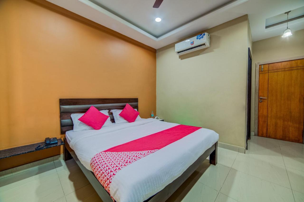 Oyo 18431 Hotel Celestee Grand Χιντεραμπάντ Εξωτερικό φωτογραφία
