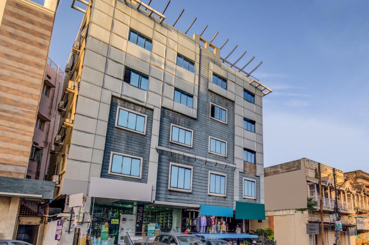 Oyo 18431 Hotel Celestee Grand Χιντεραμπάντ Εξωτερικό φωτογραφία