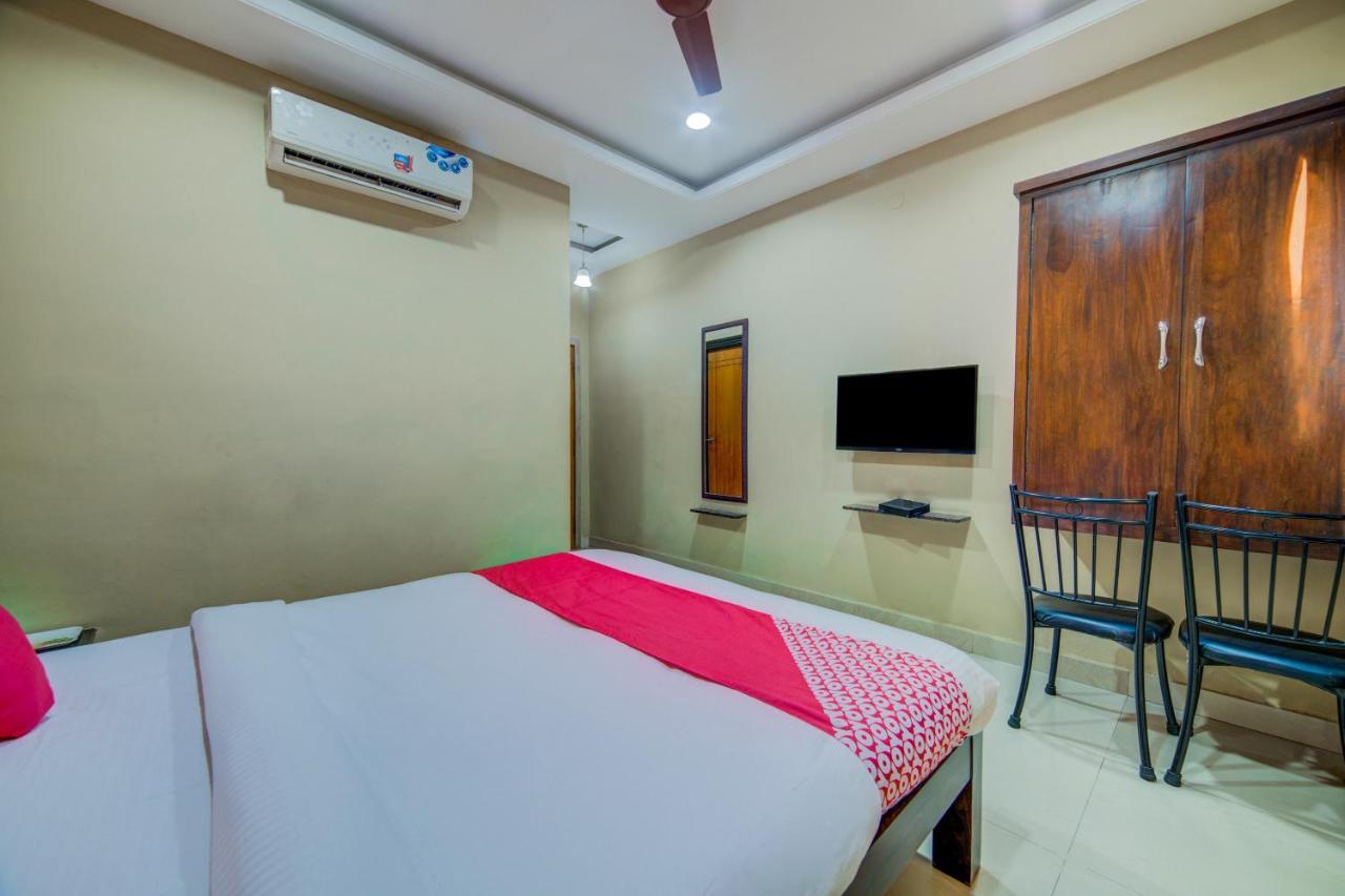 Oyo 18431 Hotel Celestee Grand Χιντεραμπάντ Εξωτερικό φωτογραφία