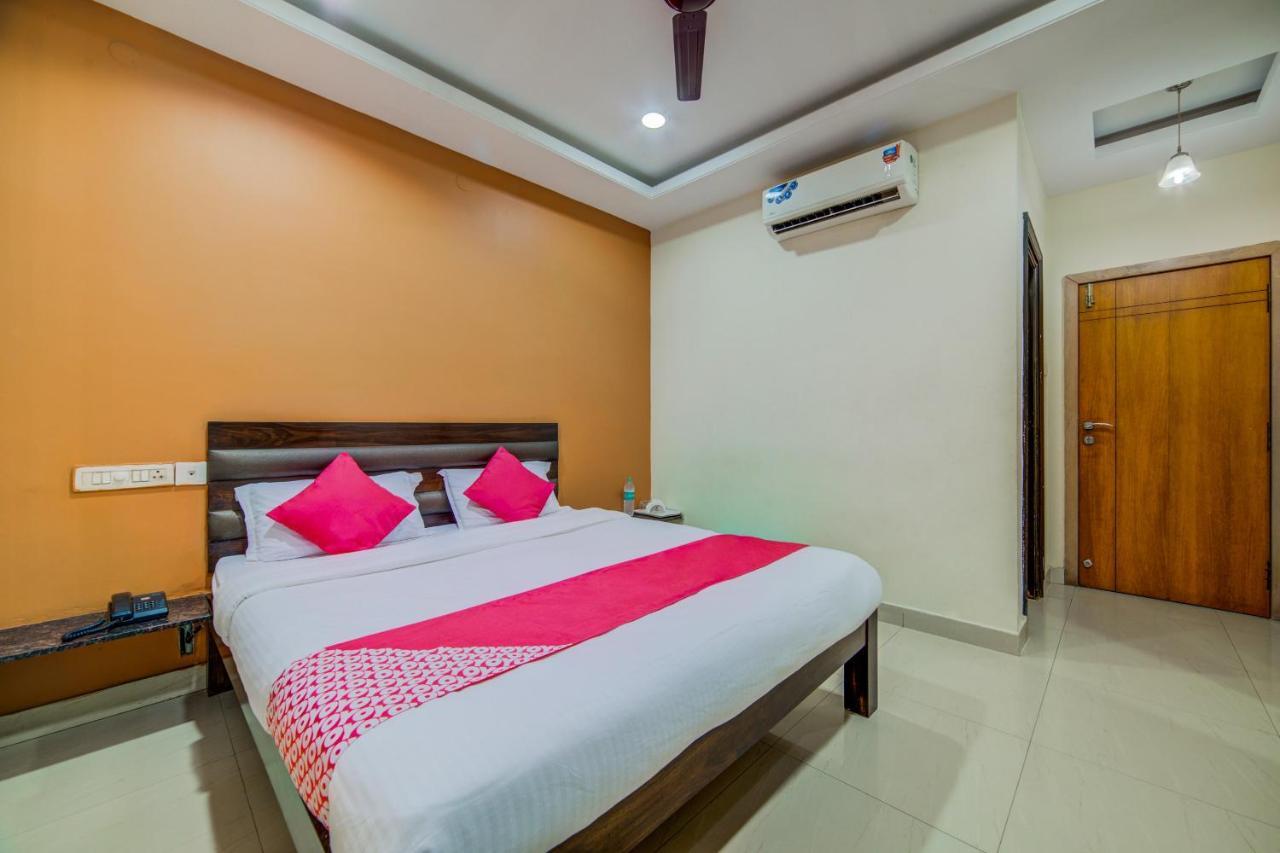 Oyo 18431 Hotel Celestee Grand Χιντεραμπάντ Εξωτερικό φωτογραφία